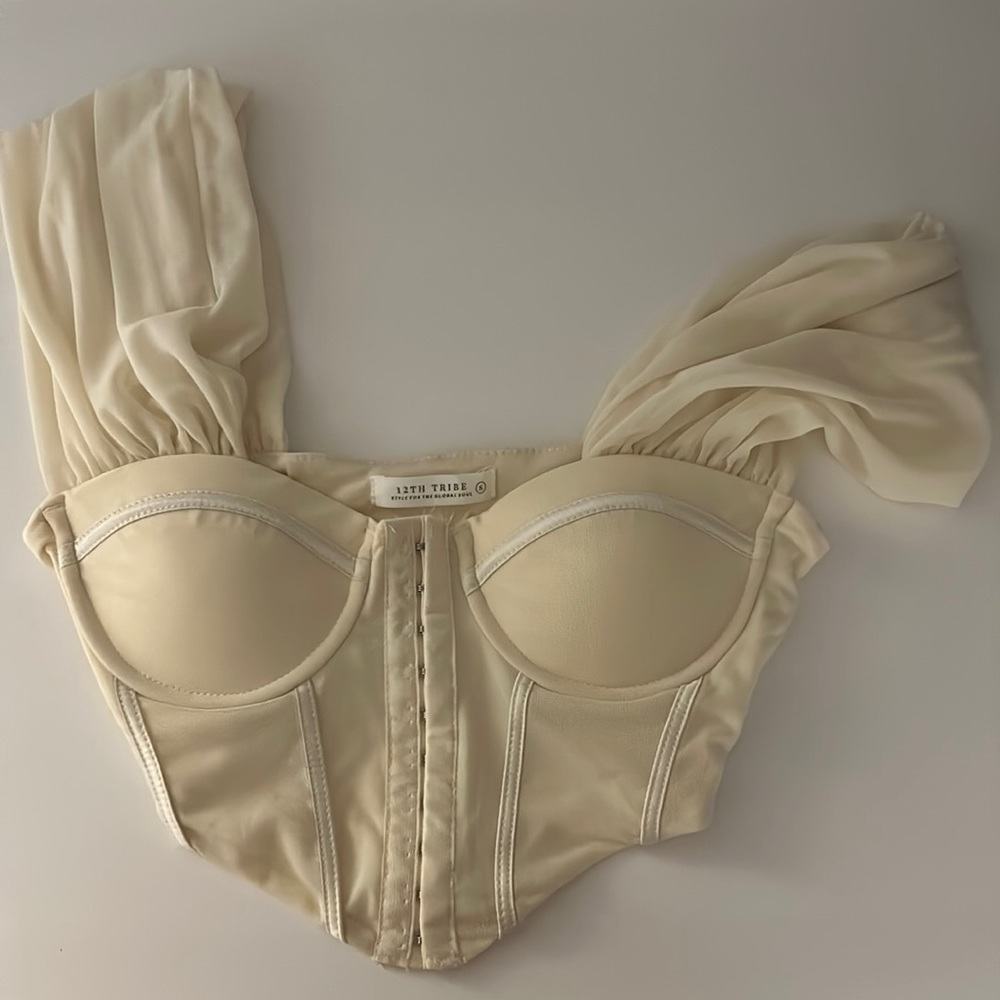 Clasp, light yellow, corset top